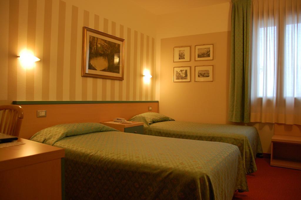 Hotel Belie San Martino di Lupari Habitación foto