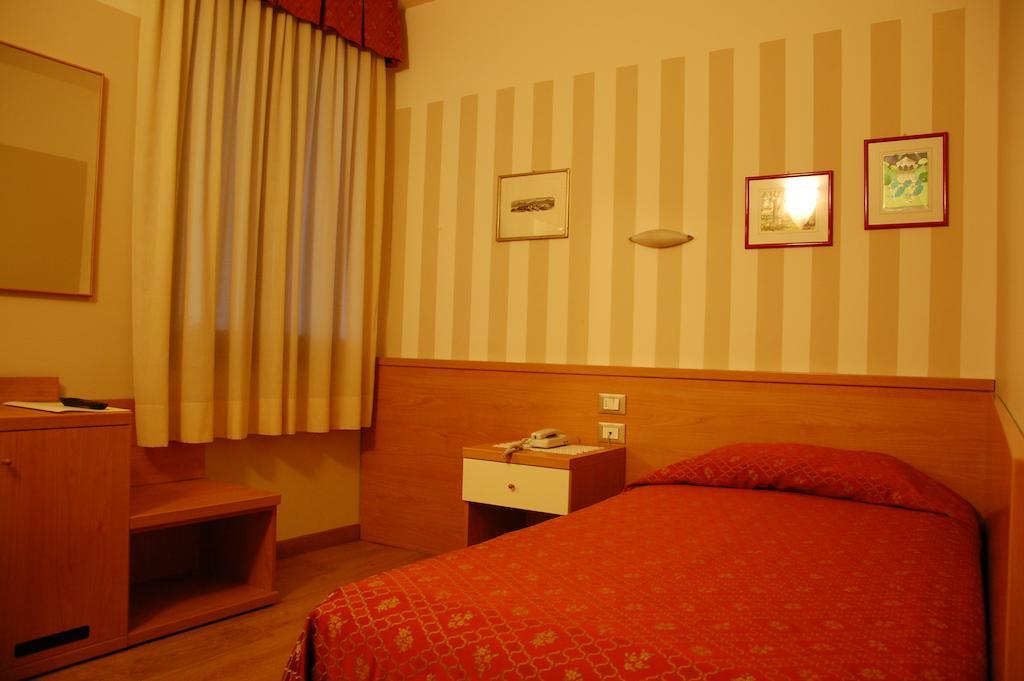 Hotel Belie San Martino di Lupari Habitación foto